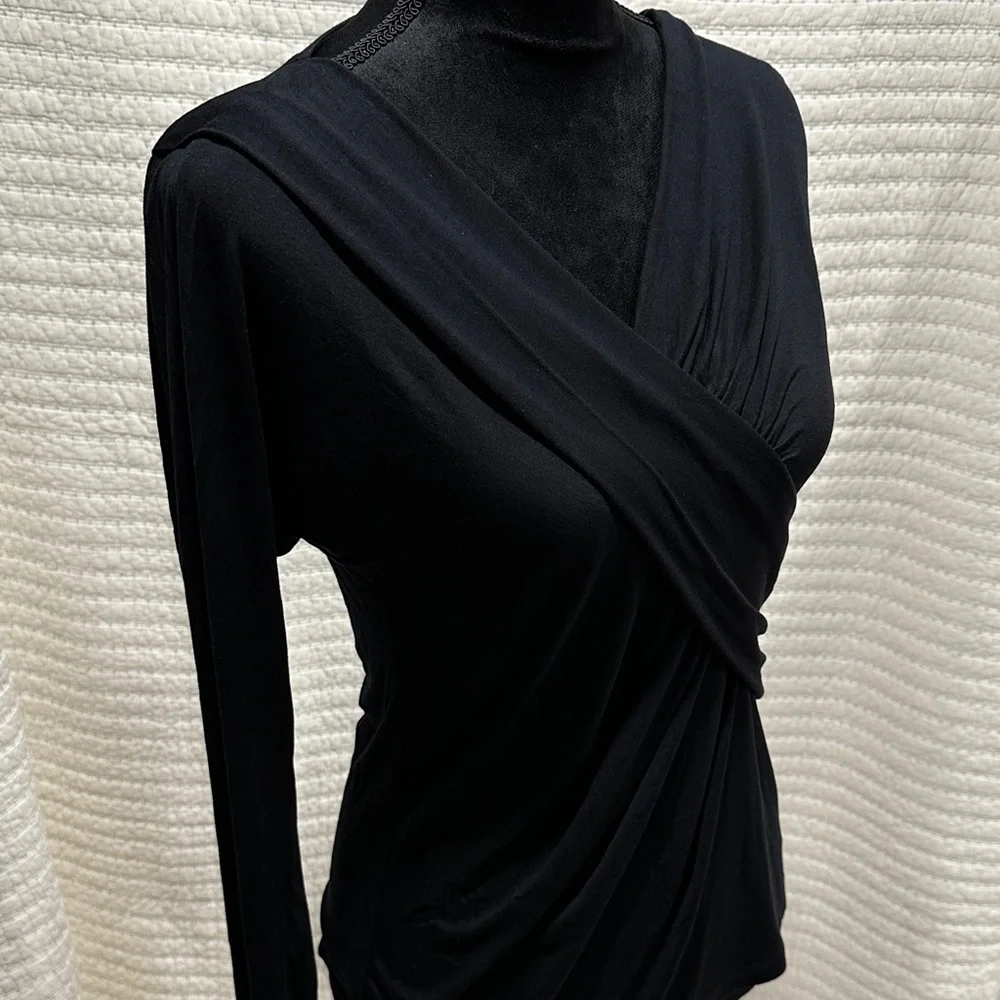 MaxMara Elegant Black Faux Wrap Top - Picture 4 of 7